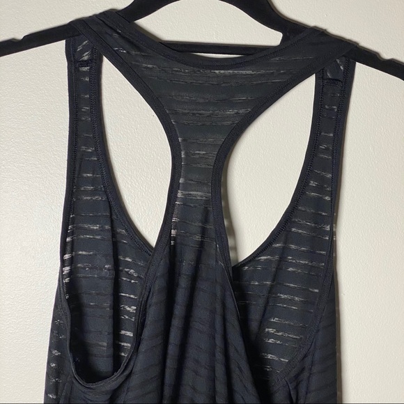 Loose Fit Workout Tank Top - Picture 3 of 4